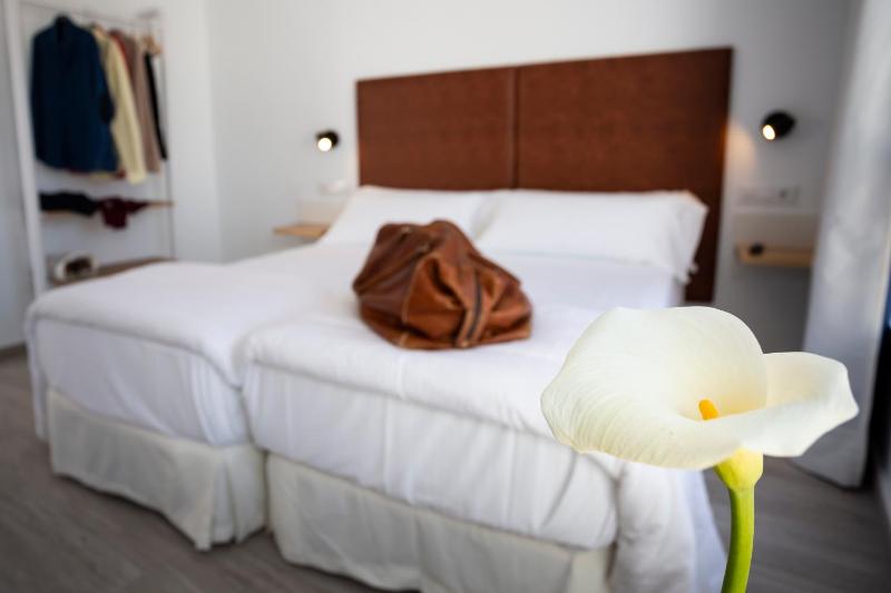 Basic Hotel Sevilla Catedral - image 7