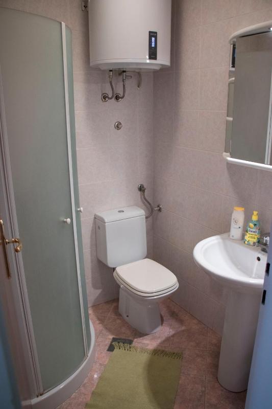 Single Room with Parking image 3