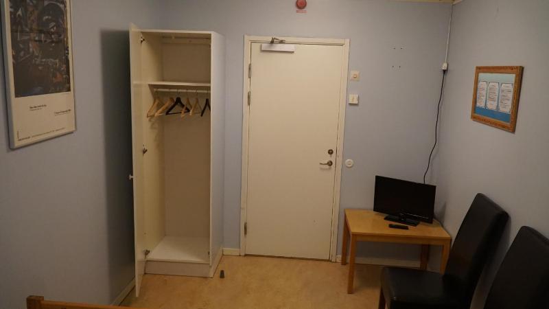 Twin Room with Shared Bathroom image 1