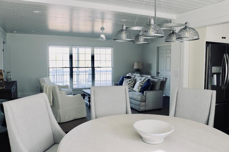 Luxury Triple Room image 3