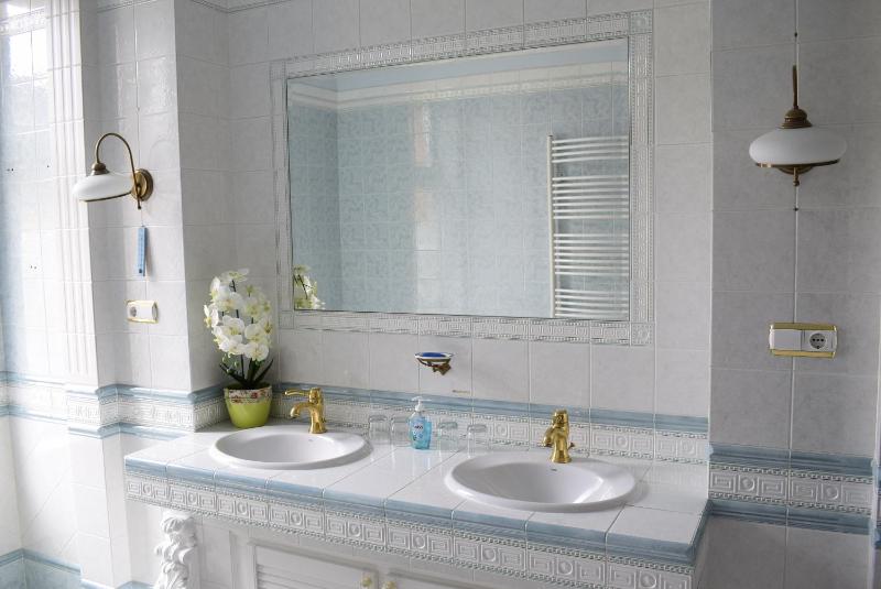 Studio Apartment image 4