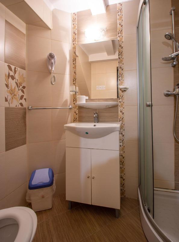 Standard Twin Room image 3
