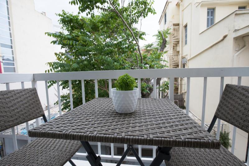 One-Bedroom Apartment image 2