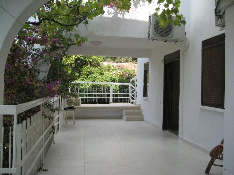 Quadruple Room with Terrace image 3