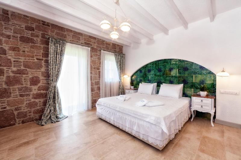 Deluxe Room with Private Garden image 1