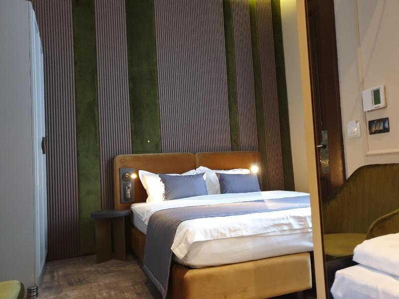 Standard Triple Room image 3