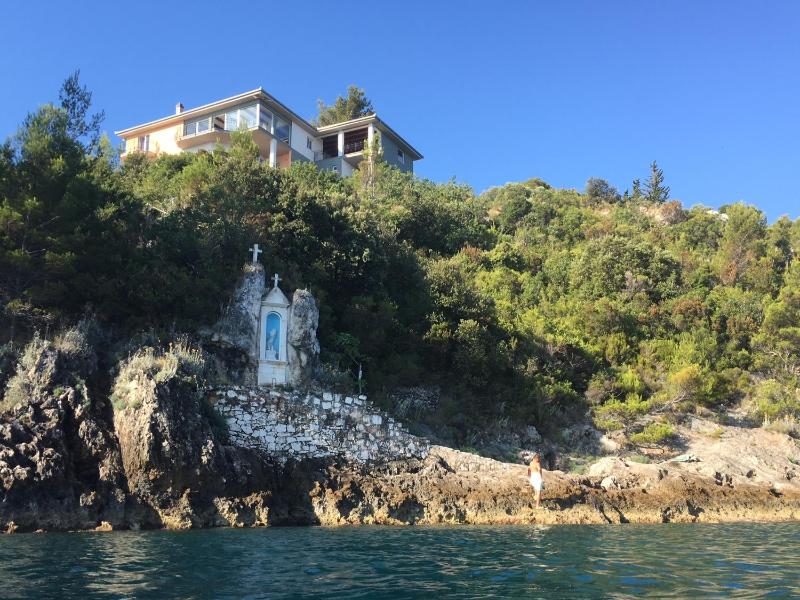 THE VIEW **** - image 19