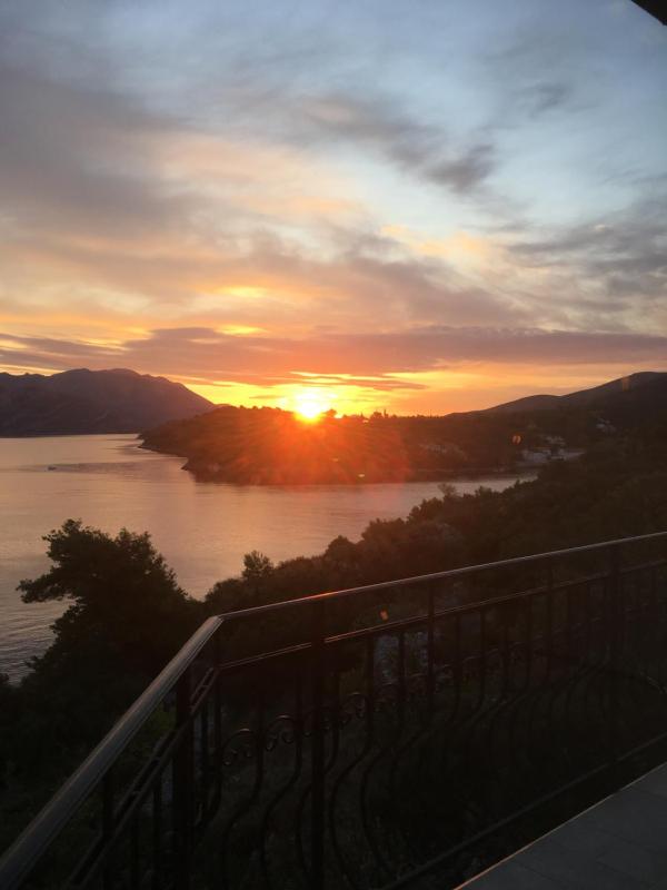 THE VIEW **** - image 34