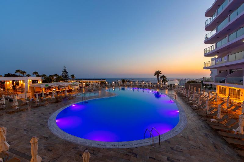 Tofinis Hotel - image 1