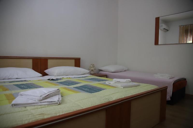 Three-Bedroom Apartment with Terrace image 4