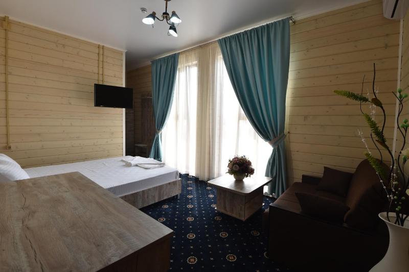 Comfort Quadruple Room image 3