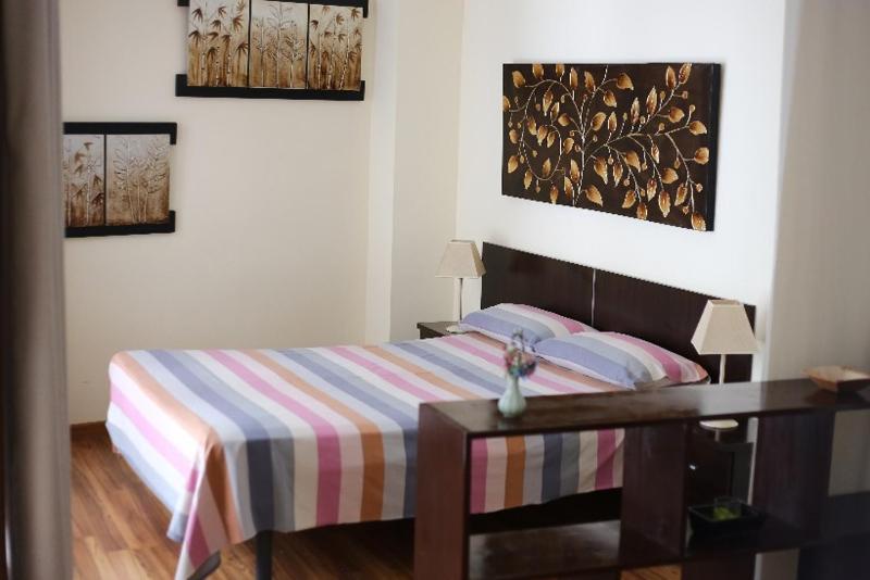 Family Room image 3