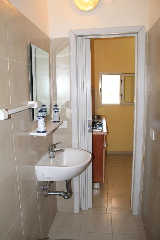 Economy One-Bedroom Apartment image 3