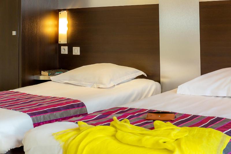 Comfort Twin Room - Disability Access image 2
