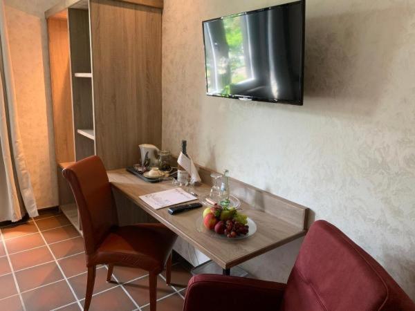 Standard Single Room image 3