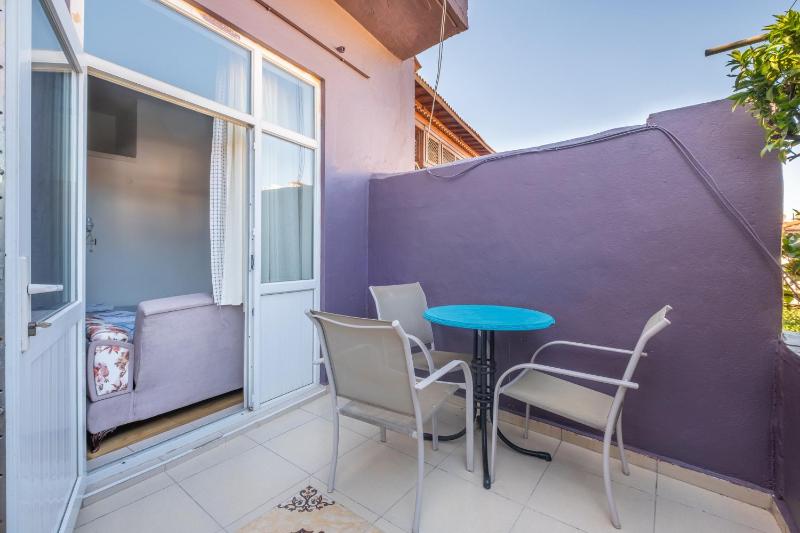 Double Room with Balcony image 3