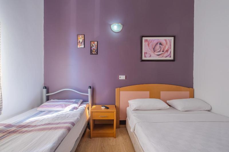 Double Room image 3