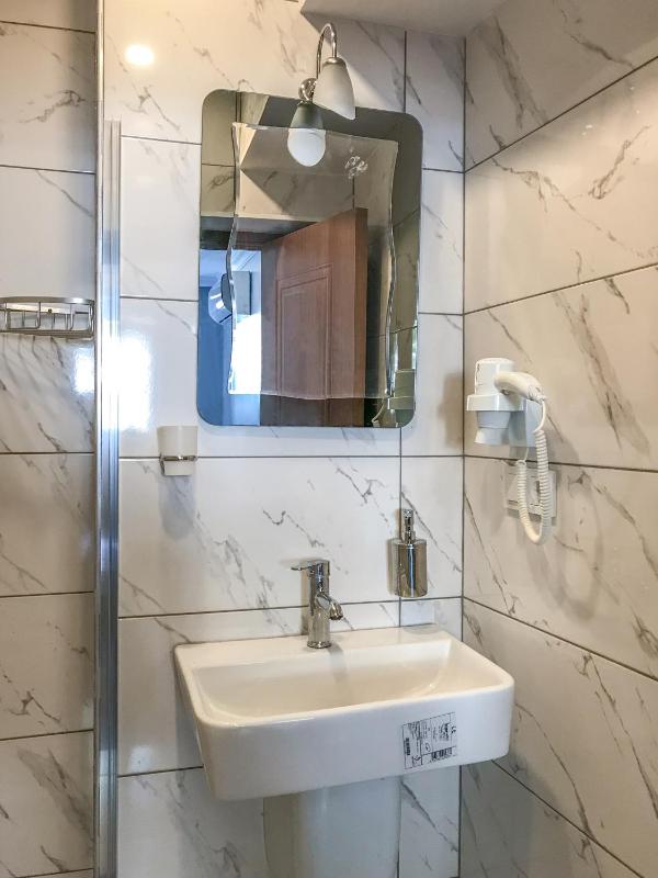 Standard Single Room image 3