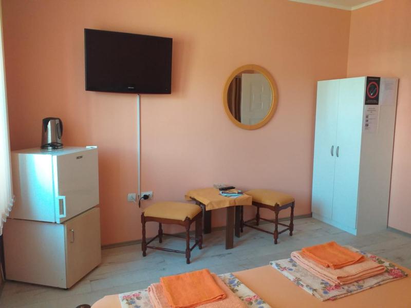 Deluxe Double Room with Shower image 3