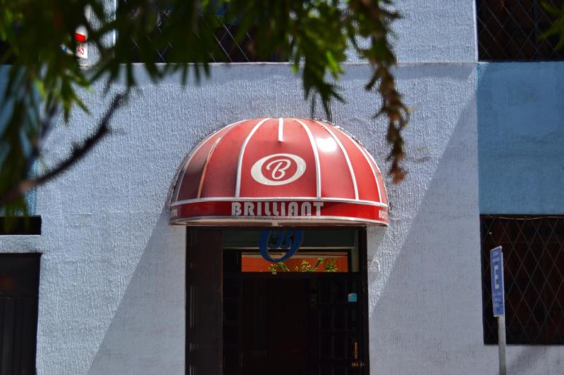 Hostal Brilliant - image 11