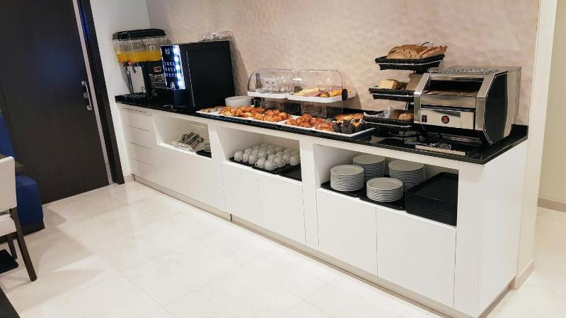 Porto City Hotel - image 21