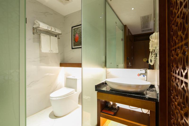 All Seasons Lodge Western Breakfast&Lift&Free Laundry &Book tickets &Downtown Location and Experienced tour guide service - image 22