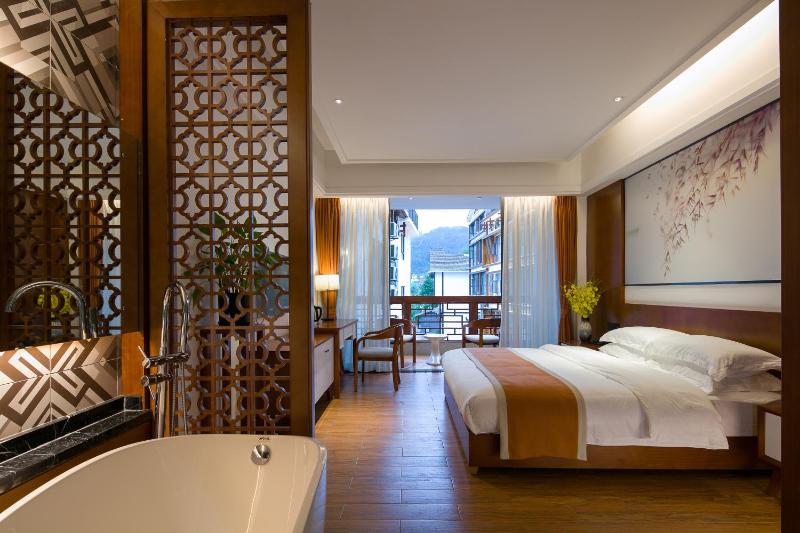 All Seasons Lodge Western Breakfast&Lift&Free Laundry &Book tickets &Downtown Location and Experienced tour guide service - image 27