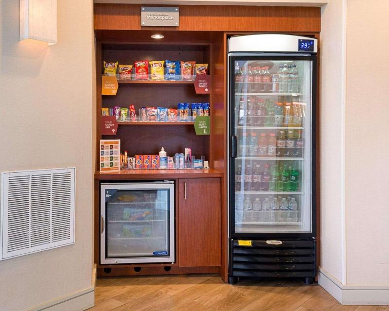Comfort Suites Beachfront - image 25