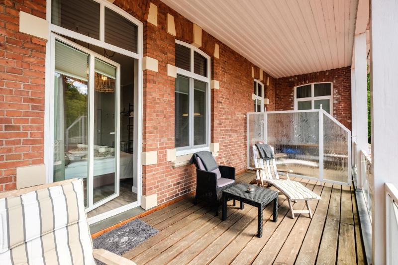 Superior Double Room with Balcony image 4