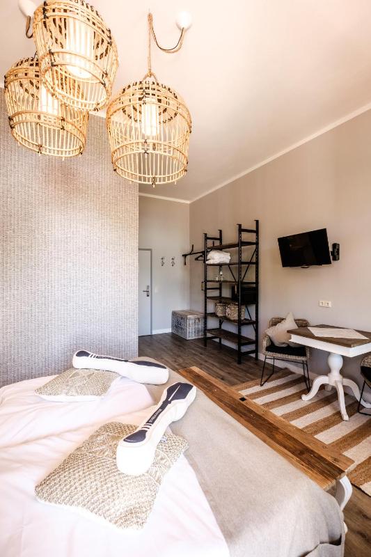 Comfort Double or Twin Room with Lake view image 1