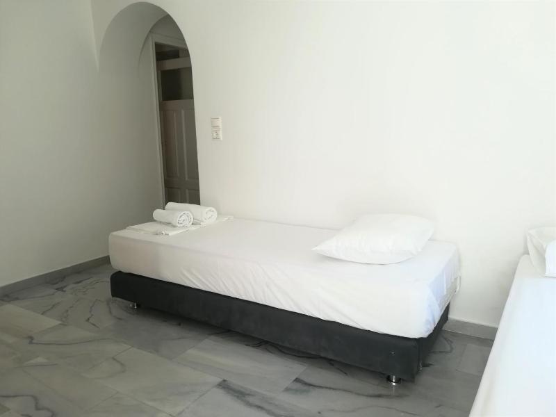 Apartment with Courtyard Access - Ground Floor image 4