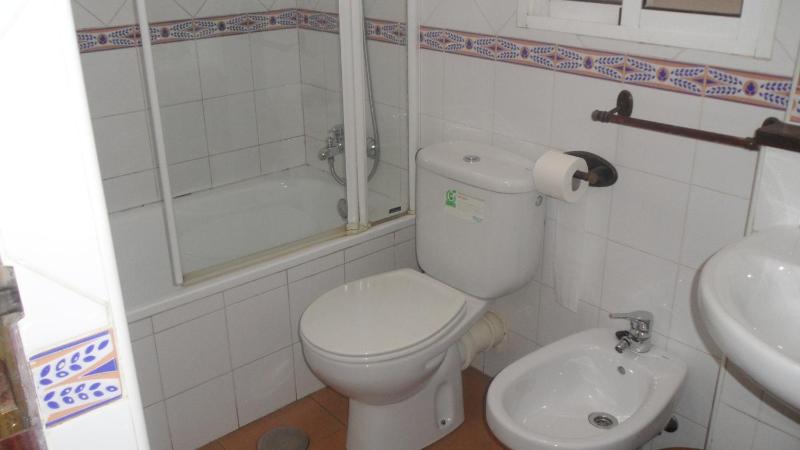 Single Room image 3