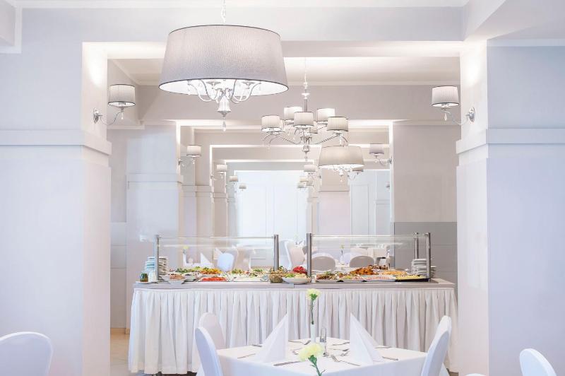 Hotel Cesarskie Ogrody - image 37