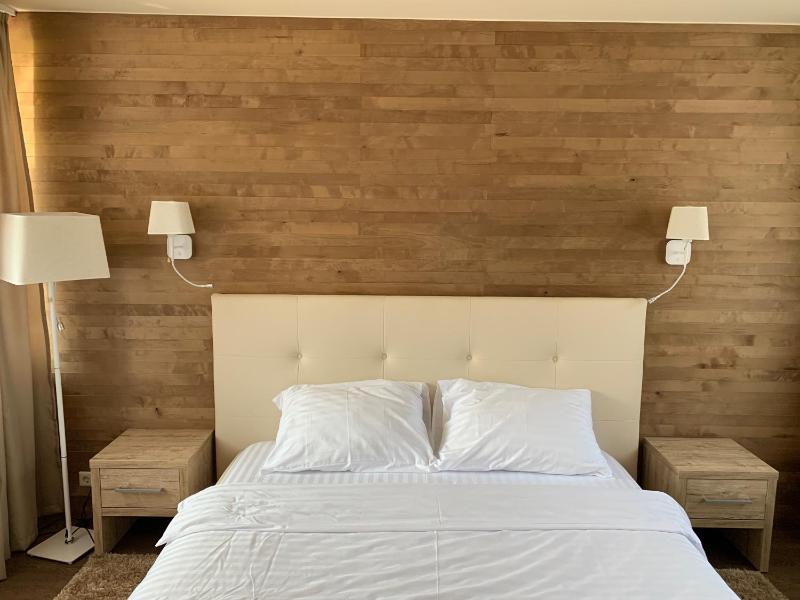 One-Bedroom Suite image 3