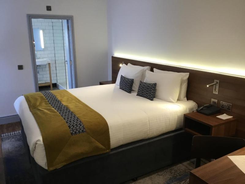 Superior Double Room image 4
