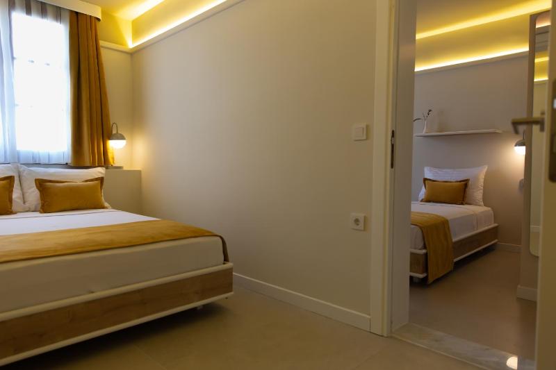 Quadruple Room image 2