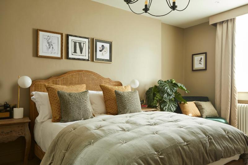 Deluxe Double Room image 3