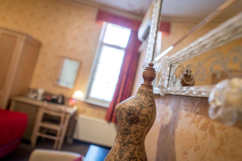 Standard Double Room image 1