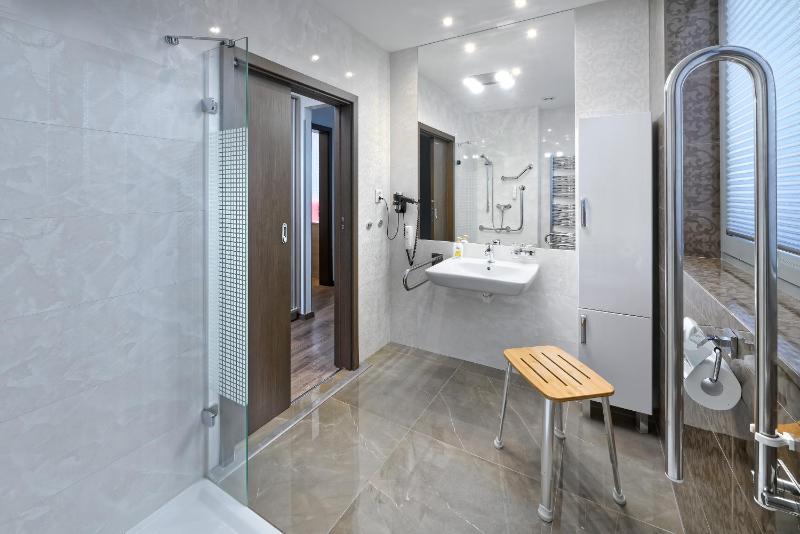 Triple Room with Pool Access image 4