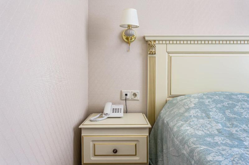 Standard Queen Room image 2