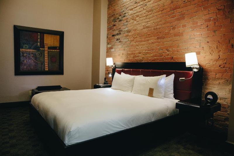 One-Bedroom Deluxe Suite