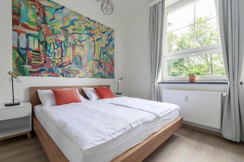 One-Bedroom Apartment image 4