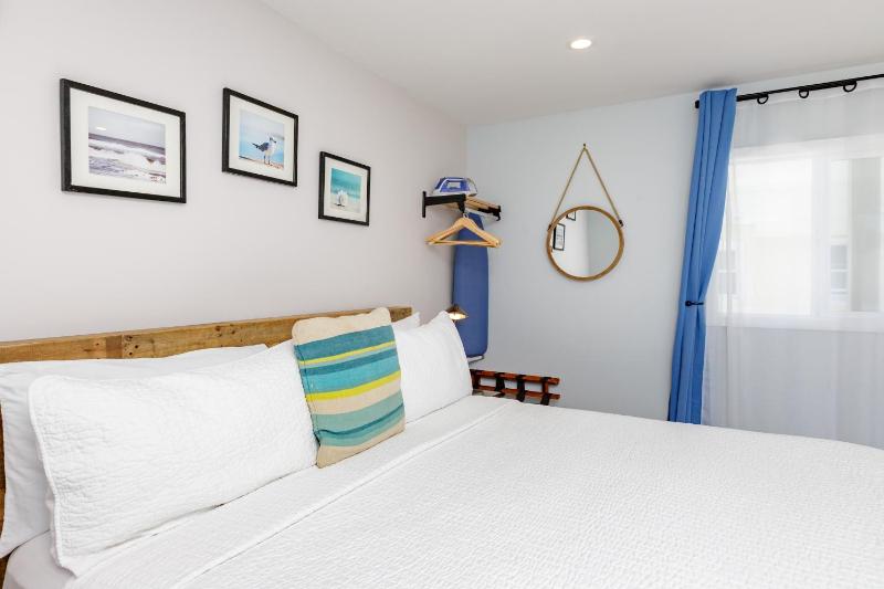 King Room image 4