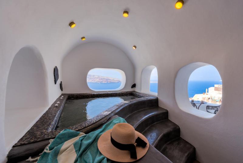 ArmonOia Luxury Caves - image 32