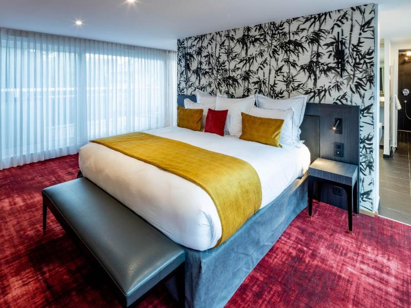 Suite with Spa Bath image 2