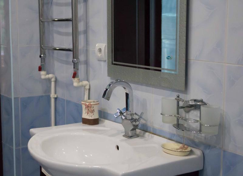 One-Bedroom Apartment image 1