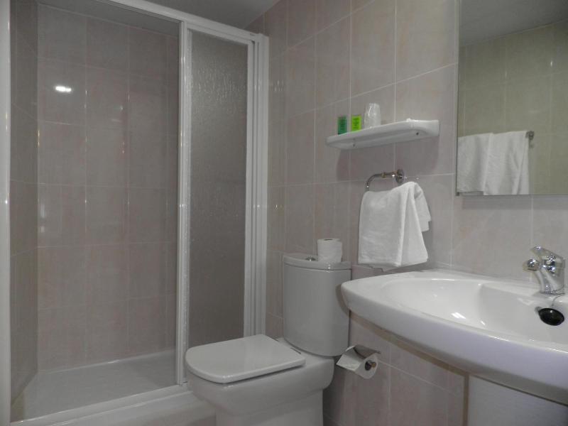 Triple Room with Terrace image 3