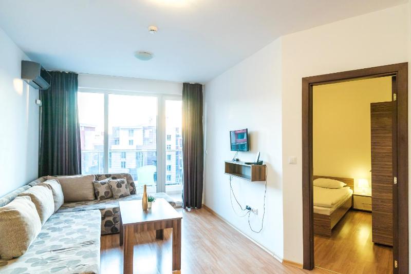 Admiral Plaza Hotel - image 23