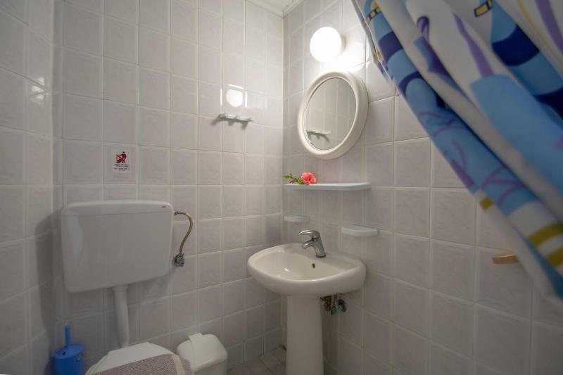 Family apartment, sea view image 3
