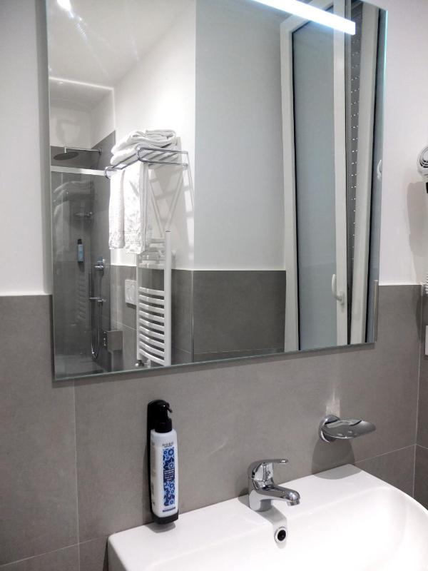 Superior Double Room  image 3